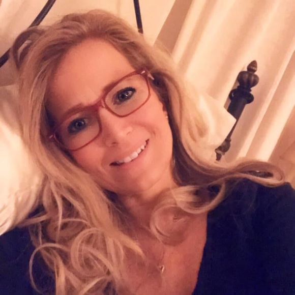 Meet your Posher, Isabelle - Picture 1 of 1